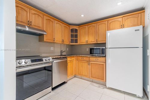apt-6q-2821 Ne 163rd St, North Miami Beach, FL, 33160-4432 | Card Image