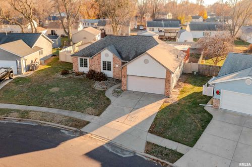 2104 Marigold Dr, Pekin, IL, 61554-1933 | Card Image