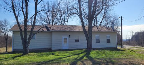 17860 N Woodlawn Ln, Woodlawn, IL, 62898-2318 | Card Image