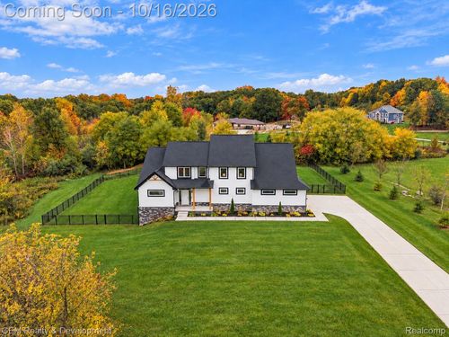 1295 Wind Valley Ln, Highland, MI, 48356 | Card Image