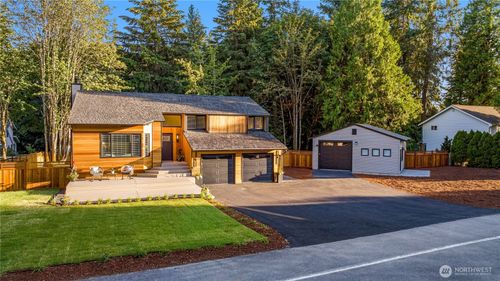 17409 Ne 136th St, Redmond, WA, 98052-1264 | Card Image