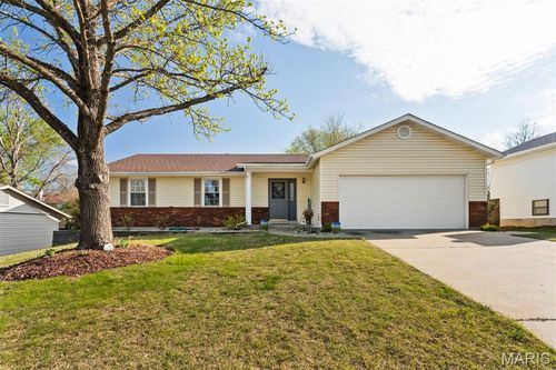 145 Universal Dr, Saint Peters, MO, 63376-4420 | Card Image