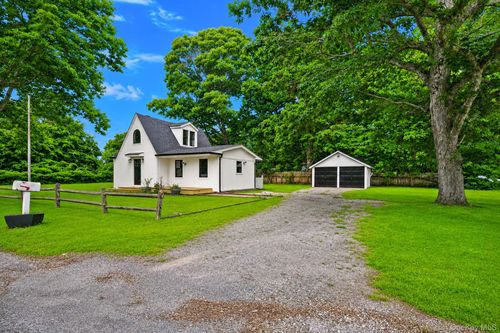 137 Elder Drive, Brookhaven, NY, 11951 | Card Image
