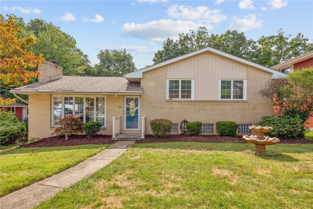 Hiland Pl, Irwin, PA 15642