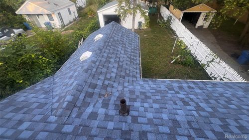 20760 Atlantic Ave, Warren, MI, 48091-2829 | Card Image