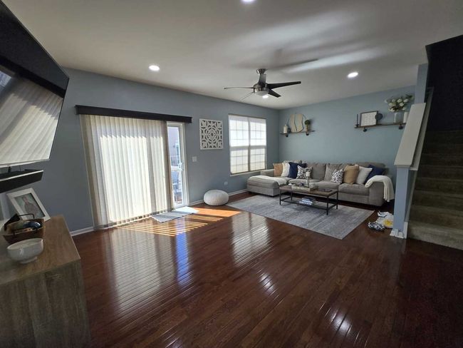 231 Lionel Dr, Townhouse with 3 bedrooms, 3 bathrooms and 2 parking in Grayslake IL | Image 8