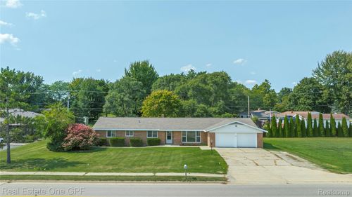 1081 Cleaver Rd, Caro, MI, 48723-1166 | Card Image