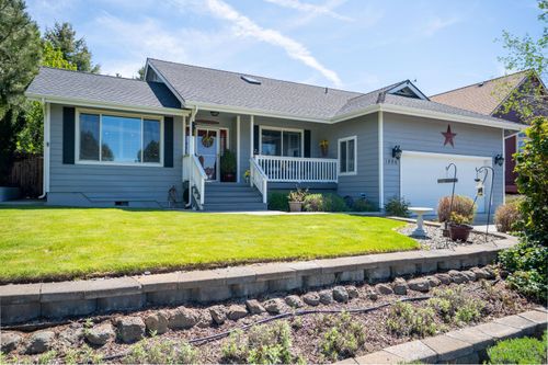 1886 Ne Curtis Dr, Bend, OR, 97701-6273 | Card Image
