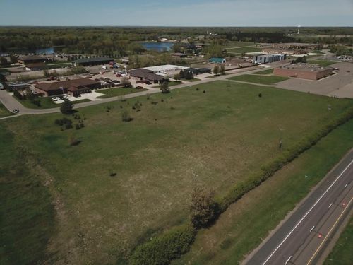 185 Ne Ulysses Street, East Bethel, MN, 55011 | Card Image