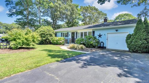 21 Holzman Dr, Hampton Bays, NY, 11946-1977 | Card Image