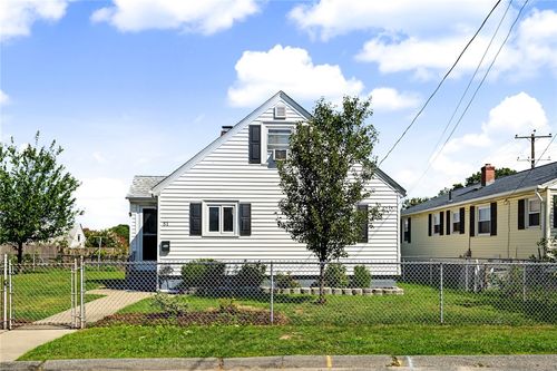 51 Lowell St, Cranston, RI, 02910-1461 | Card Image