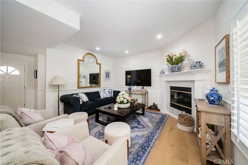 unit-21-5200 White Oak Ave, Encino, CA, 91316-4514 | Card Image
