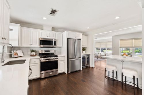 2226 Chantilly Ln, Houston, TX, 77018-4010 | Card Image