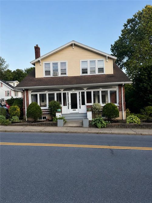 4330 Main St, Whitehall, PA, 18052-1616 | Card Image