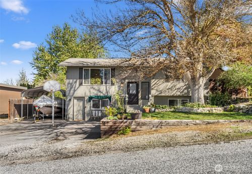 520 Lacey Place Ne, East Wenatchee, WA, 98802 | Card Image