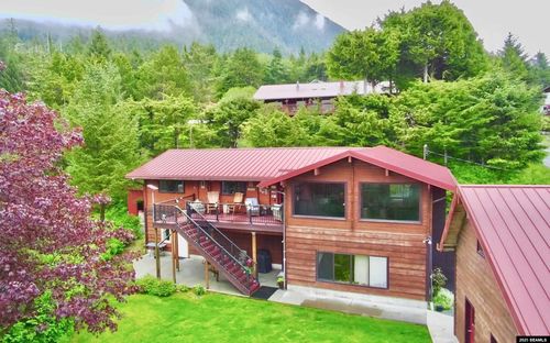 301 Wortman Loop, Sitka, AK, 99835-9617 | Card Image