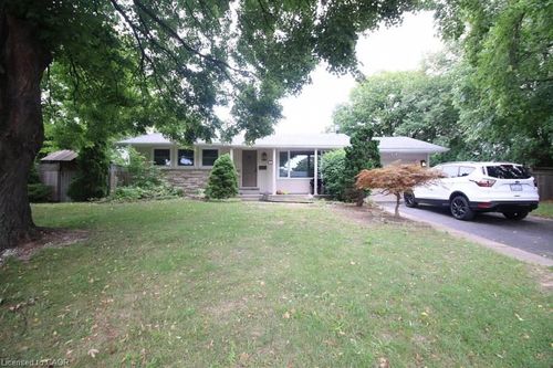 4 Hudson Dr, St. Catharines, ON, L2M2J3 | Card Image