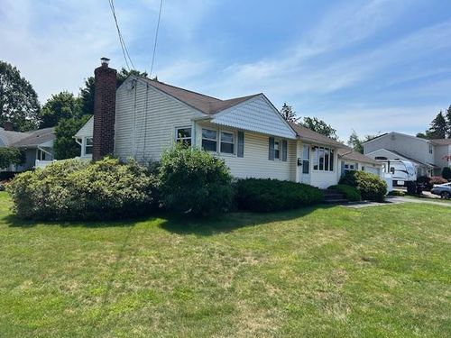 27 Greenway Dr N, Syosset, NY, 11791-3618 | Card Image