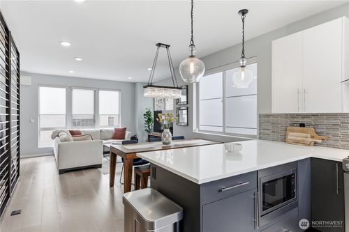 a-744 N 95th St, Seattle, WA, 98103-3115 | Card Image