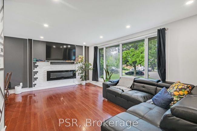 9 Farley Crt, House other with 3 bedrooms, 2 bathrooms and 3 parking in Ajax ON | Image 8