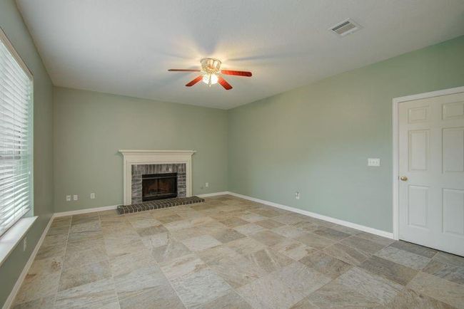 2917 Veva Dr, House other with 4 bedrooms, 3 bathrooms and 2 parking in Pearland TX | Image 20