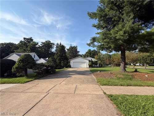 1088 Lander Rd, Highland Heights, OH, 44143-3250 | Card Image
