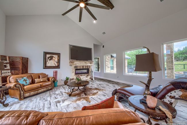 452 Wentworth, House other with 4 bedrooms, 4 bathrooms and null parking in Spring Branch TX | Image 13