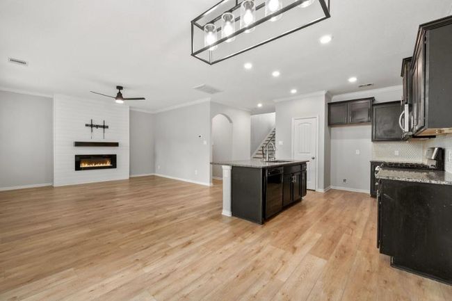 910 S Chamfer Way, House other with 4 bedrooms, 3 bathrooms and 2 parking in Crosby TX | Image 10