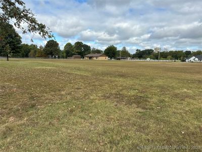 1430 S 177th East Avenue, House other with 3 bedrooms, 3 bathrooms and null parking in Tulsa OK | Image 2