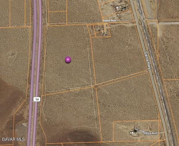 Land in Mojave