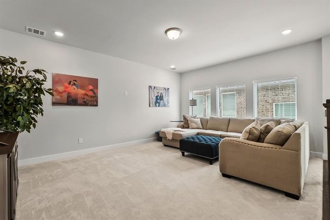 Oversized gameroom upstairs | Image 23