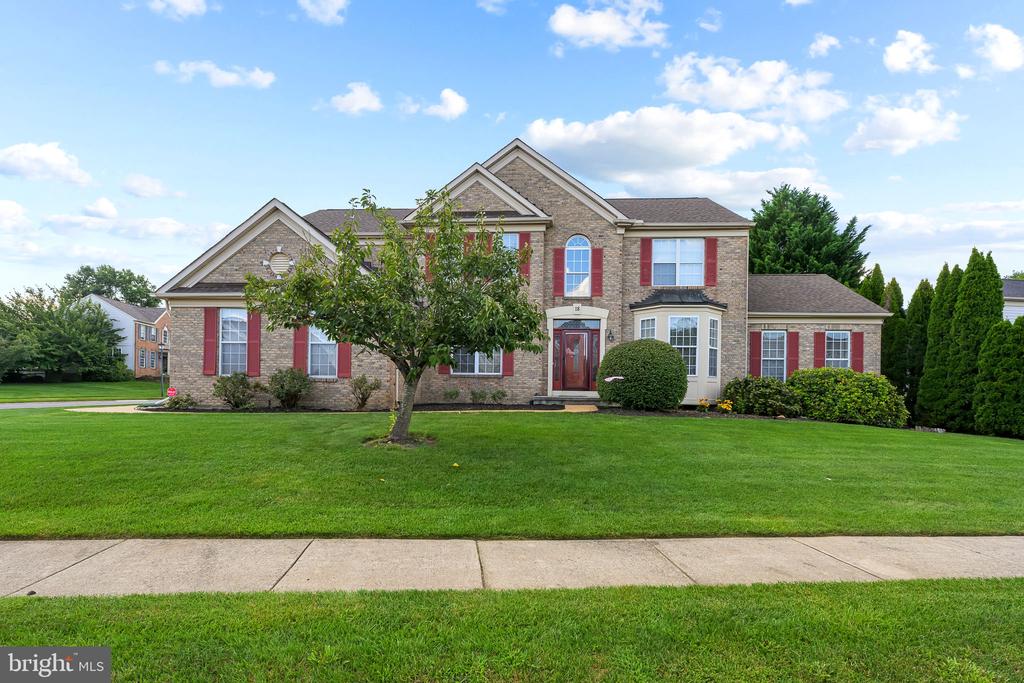 Hummingbird Ln, Newark, DE 19711