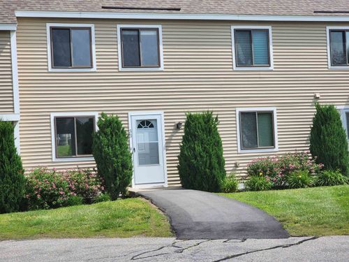 33 Pendleton Ln, Londonderry, NH, 03053-3676 | Card Image