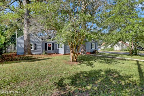 317 Brentwood Ave, Jacksonville, NC, 28540-5405 | Card Image