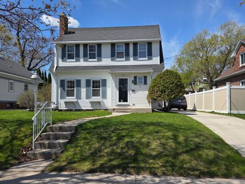 1020 N 14th St, Manitowoc, WI, 54220-3235 | Card Image