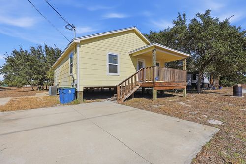 2121 Lone Star Rd, Rockport, TX, 78382-4440 | Card Image