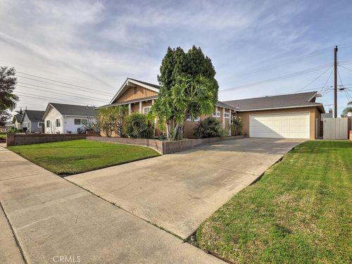 7641 Lee Dr, Buena Park, CA, 90620-1519 | Card Image