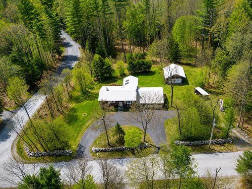 2121 North Rd, Sunderland, VT, 05250-9779 | Card Image