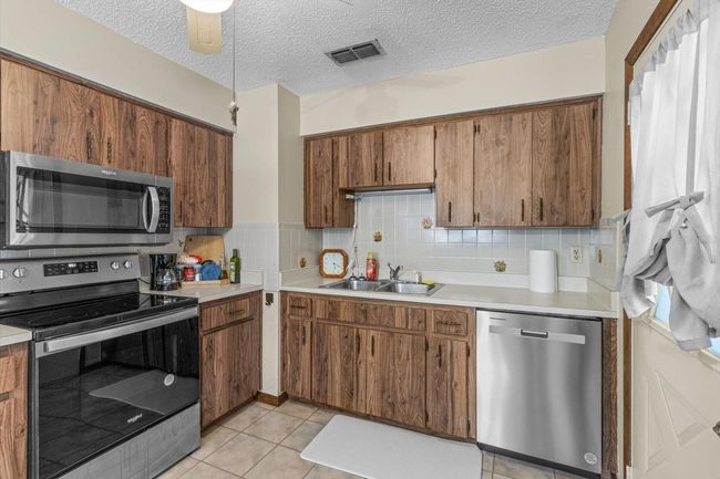 8954 Sw 104 Th Ln, House other with 2 bedrooms, 1 bathrooms and null parking in OCALA FL | Image 8