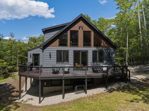 3 Vail Dr, Newry, ME, 04261-3056 | Card Image