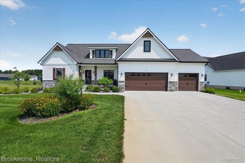 9830 Loretta Ln, South Lyon, MI, 48178-2805 | Card Image