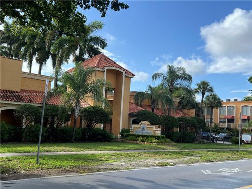 apt-g210-18111 Nw 68th Ave, Hialeah, FL, 33015-3949 | Card Image