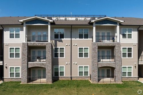 10001 Oak Bridge Cir, LOUISVILLE, KY, 40219-8395 | Card Image