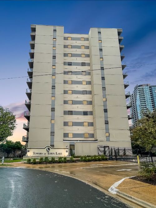 apt-4c1-40 N Interstate 35, Austin, TX, 78701-4347 | Card Image