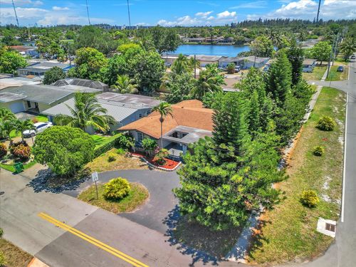 6772 Camelia Dr, Miramar, FL, 33023-4847 | Card Image