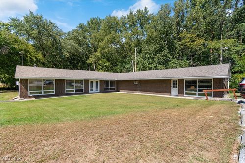 7000 Manchester Rd, New Franklin, OH, 44216 | Card Image