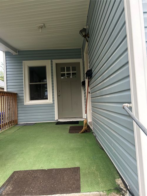 a-1203 S Lamine Ave, Sedalia, MO, 65301-5827 | Card Image