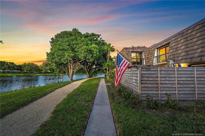 410 4th Terrace, Townhouse with 2 bedrooms, 2 bathrooms and null parking in Palm Beach Gardens FL | Image 1