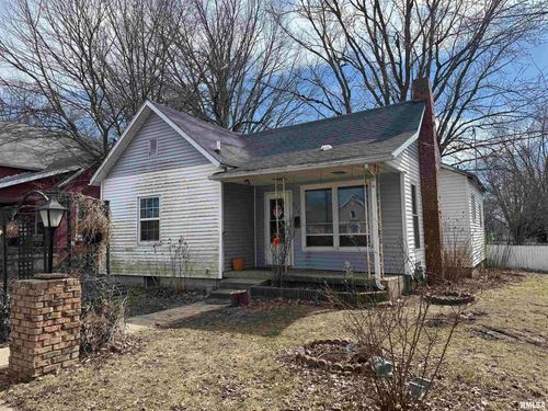 944 E Walnut St, Canton, IL, 61520-2922 | Card Image