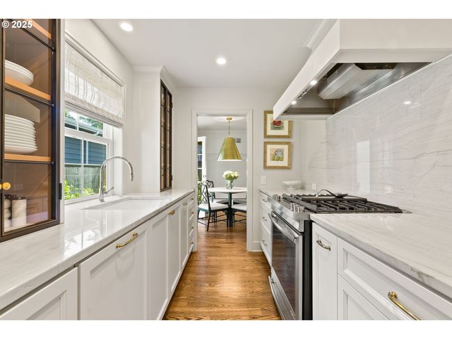 817 D Ave, House other with 3 bedrooms, 4 bathrooms and 2 parking in Lake Oswego OR | Image 21